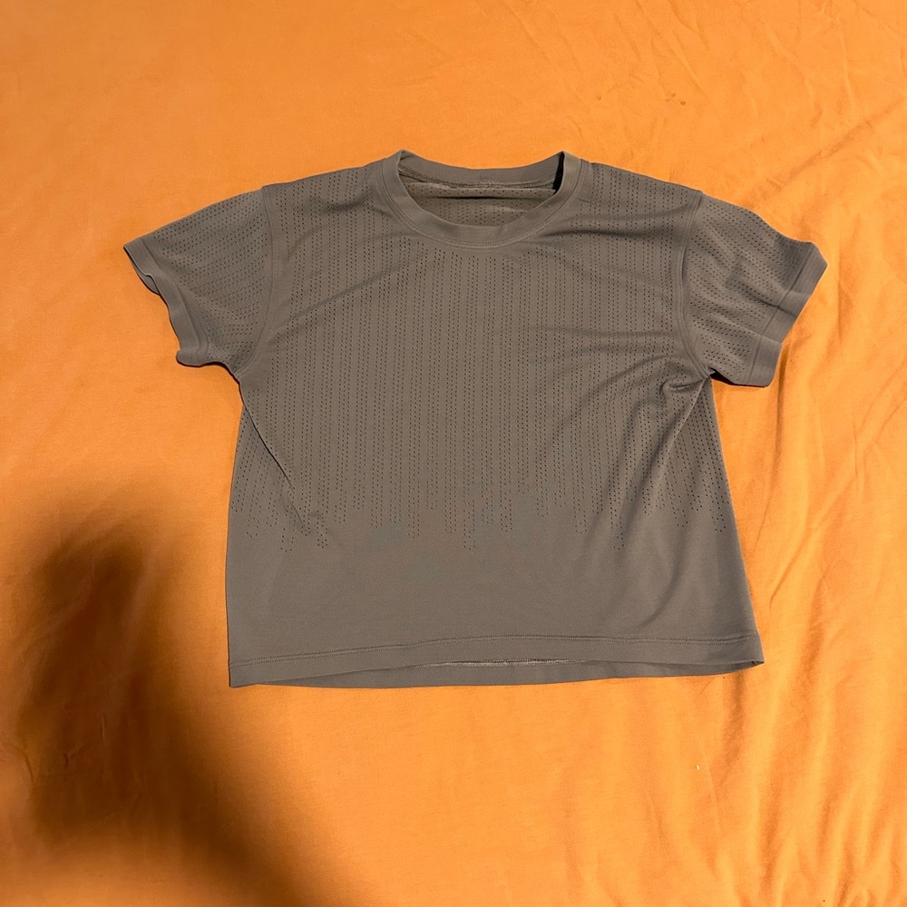 Lululemon workout tee